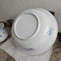 10 broc et bassin faience blanc et bleu