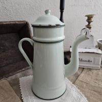 3 cafetiere emaillee vert pale