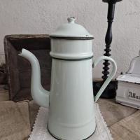 6 cafetiere emaillee vert pale